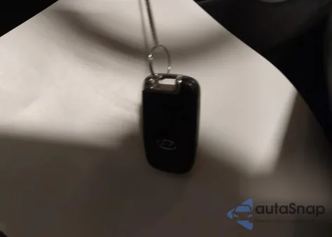 2013 Hyundai Sonata Hybrid z USA, uszkodzony, nr VIN KMHEC4A4XDA051068